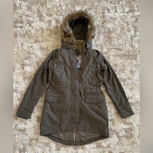 NWT Abercrombie & Fitch Olive Fur Parka Jacket with Faux Fur Hood Size Small